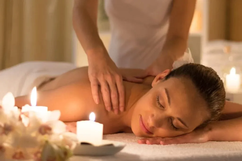 Massage de détente, ambiance apaisée